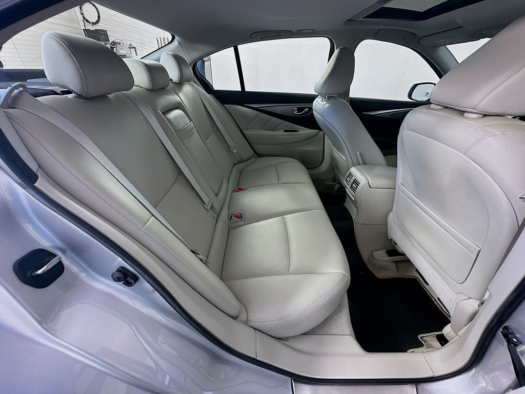 Thumbnail: 2014 INFINITI Q50 - 28