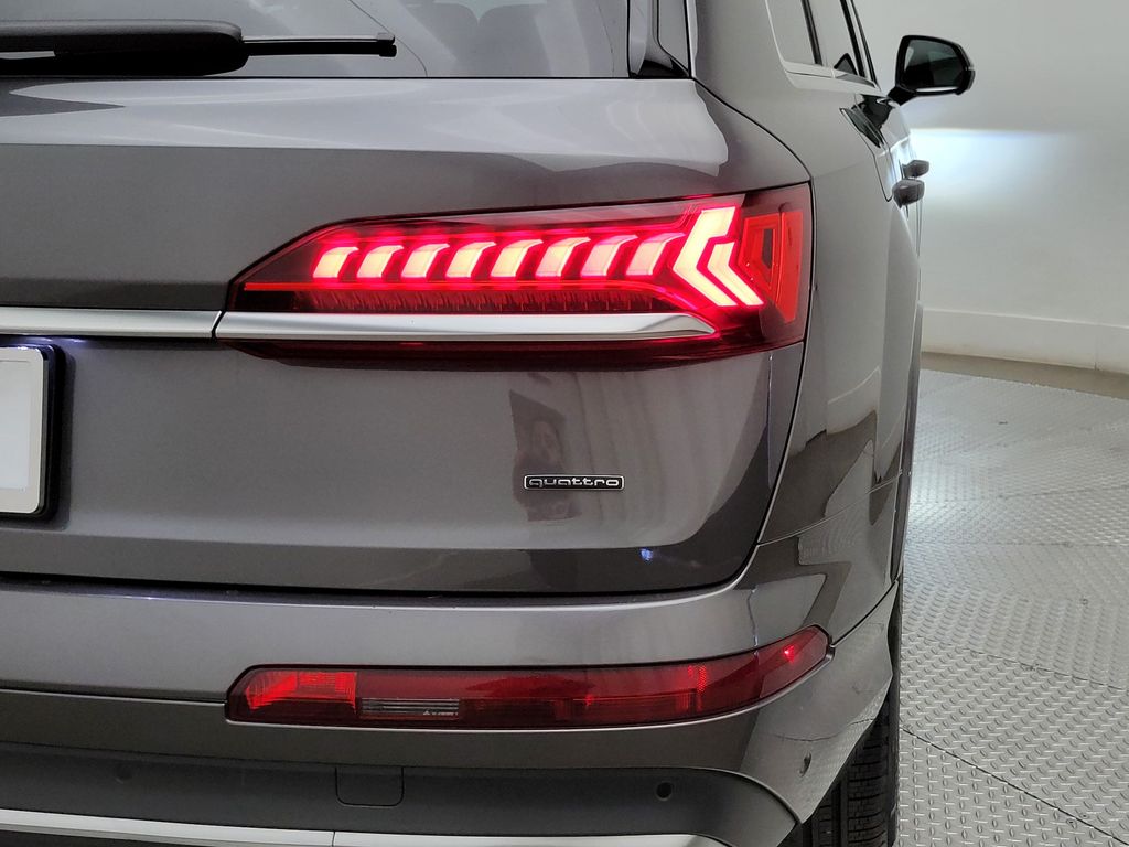 Thumbnail: 2023 Audi Q7 - 8