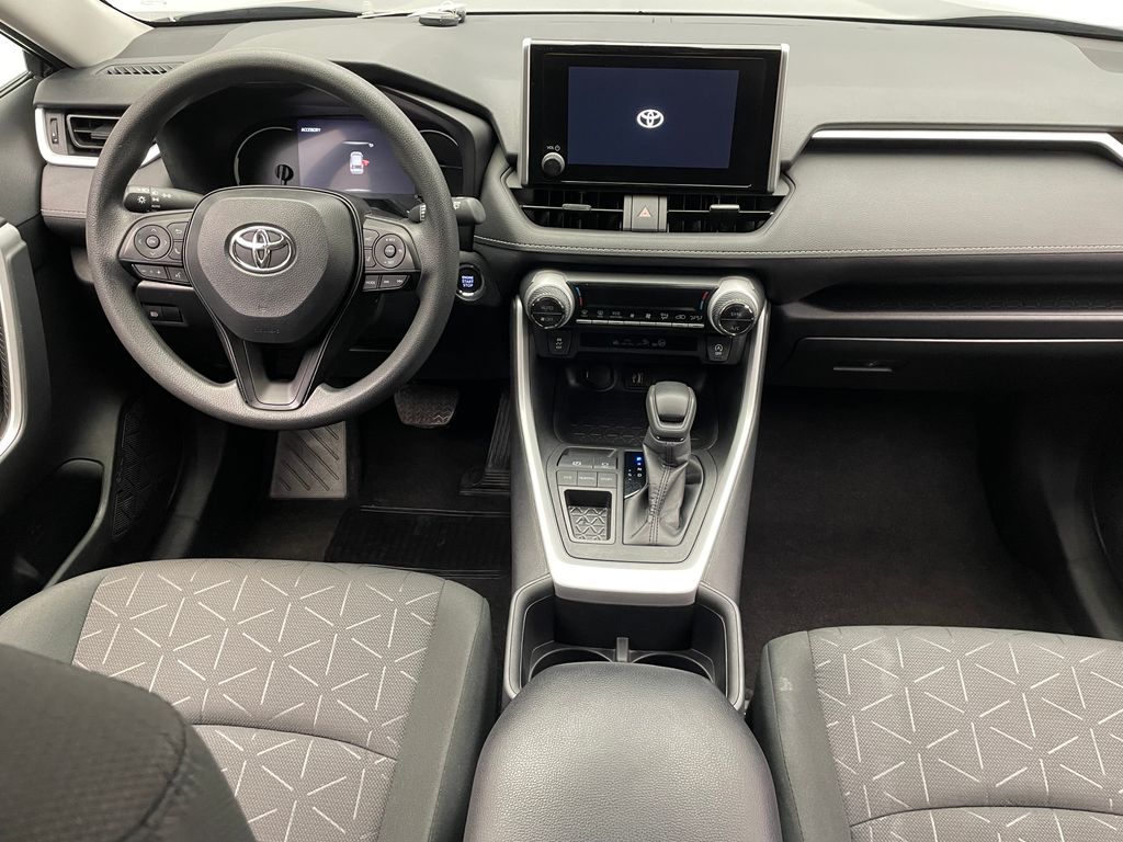 2024 Toyota RAV4 XLE 19