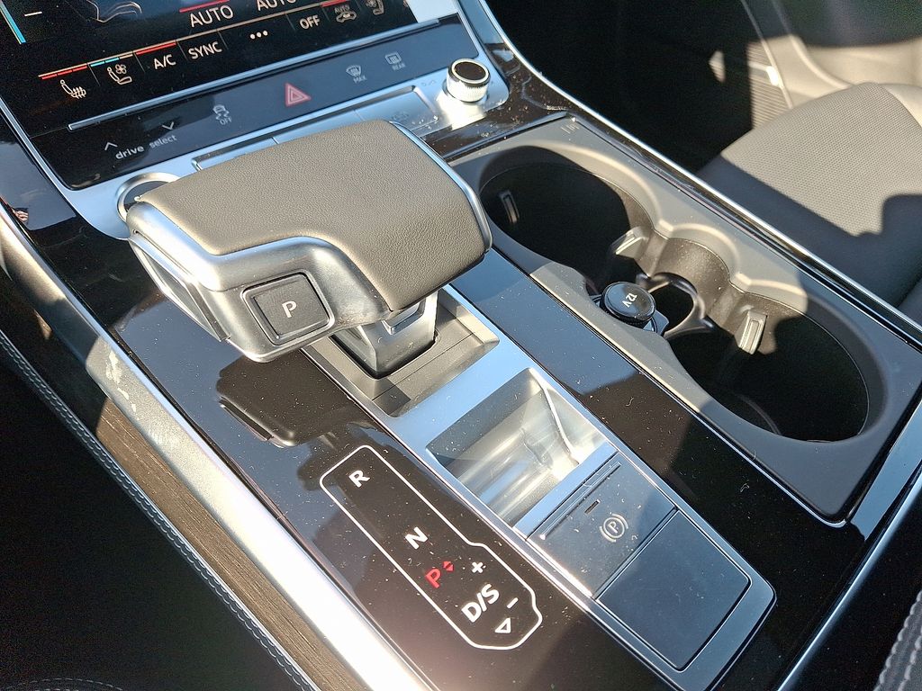 Thumbnail: 2026 Audi Q7 - 12