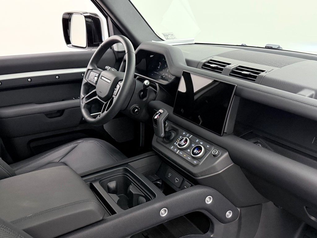 Thumbnail: 2024 Land Rover Defender - 18