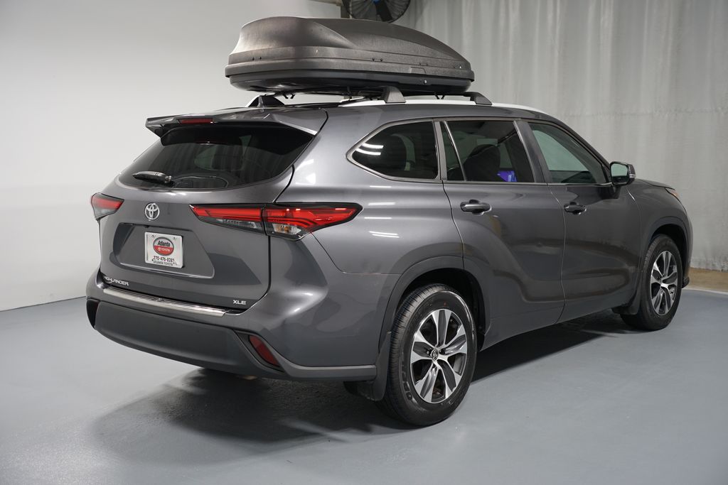 Thumbnail: 2023 Toyota Highlander - 8