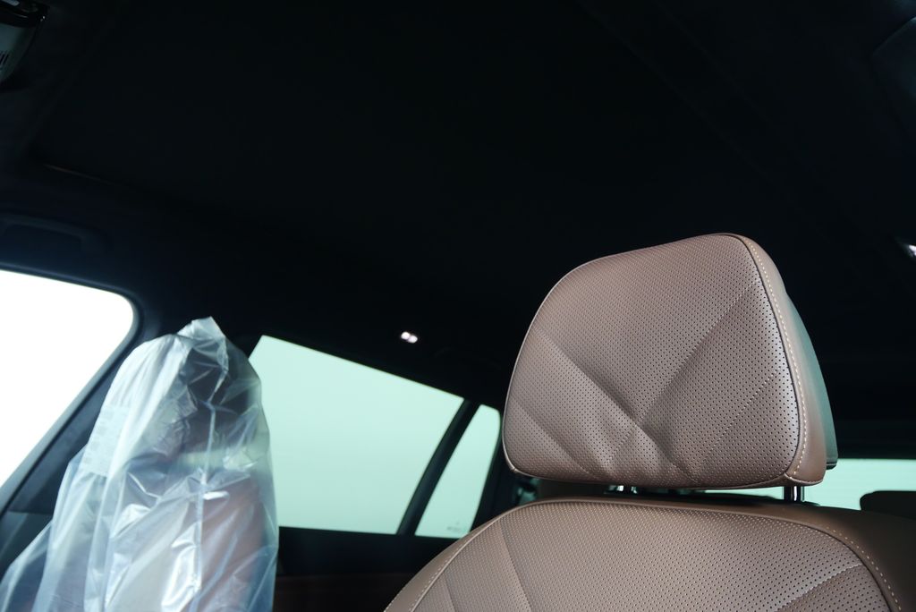 2026 BMW X7 xDrive40i 12