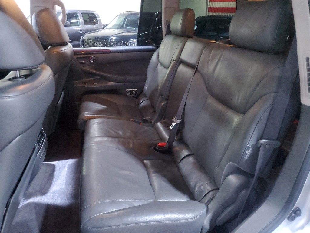 2009 Lexus LX 570 29