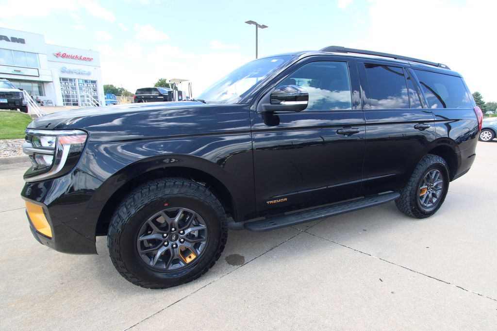 Used 2025 Ford Expedition SUV