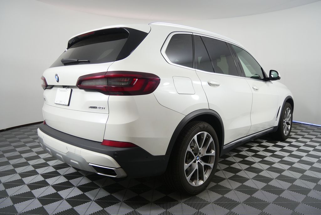 Thumbnail: 2021 BMW X5 - 3