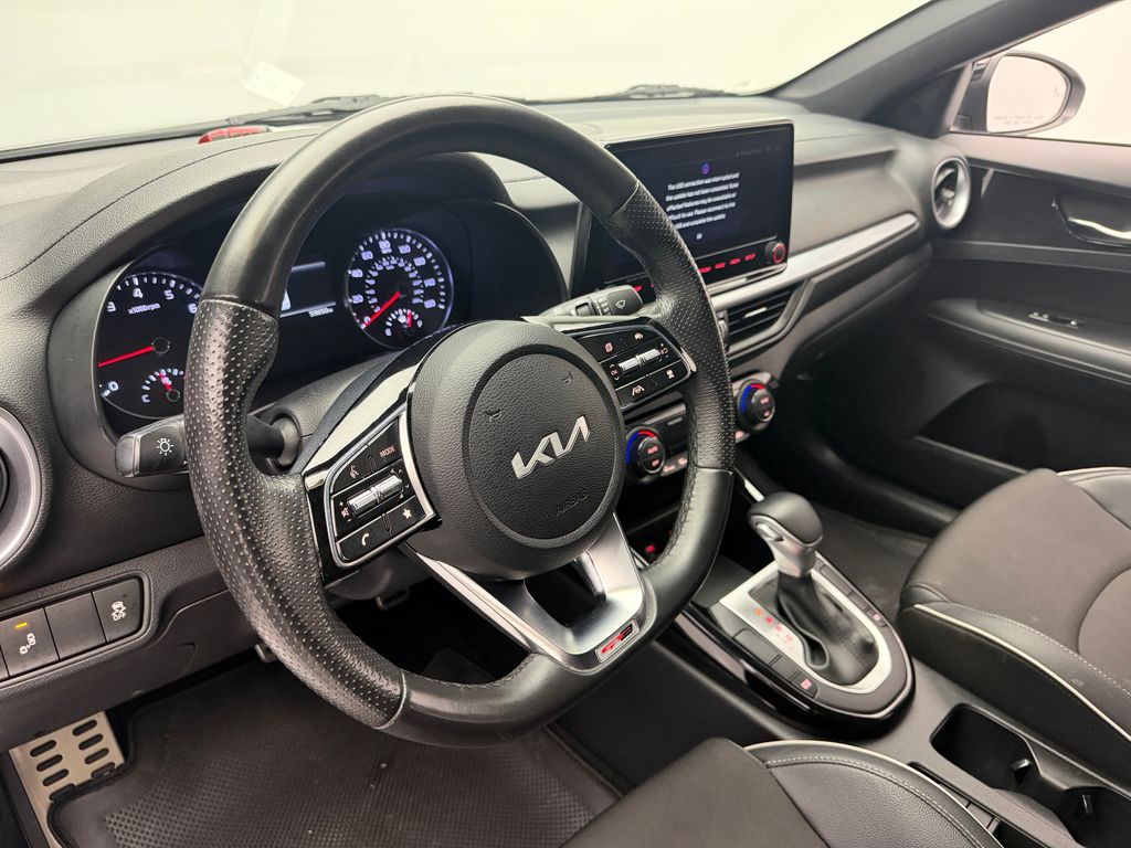 Thumbnail: 2023 Kia Forte - 9