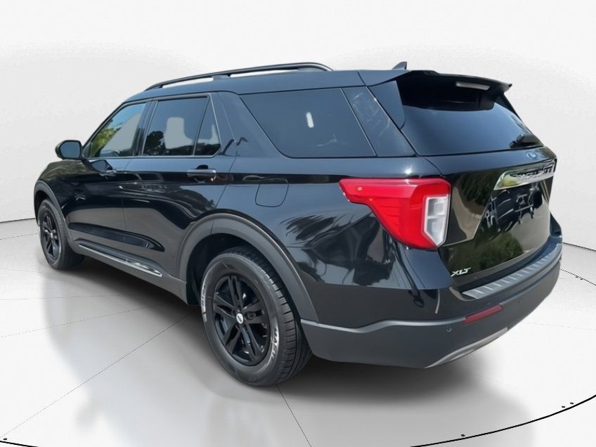2023 Black Metallic Ford Explorer XLT RWD SUV