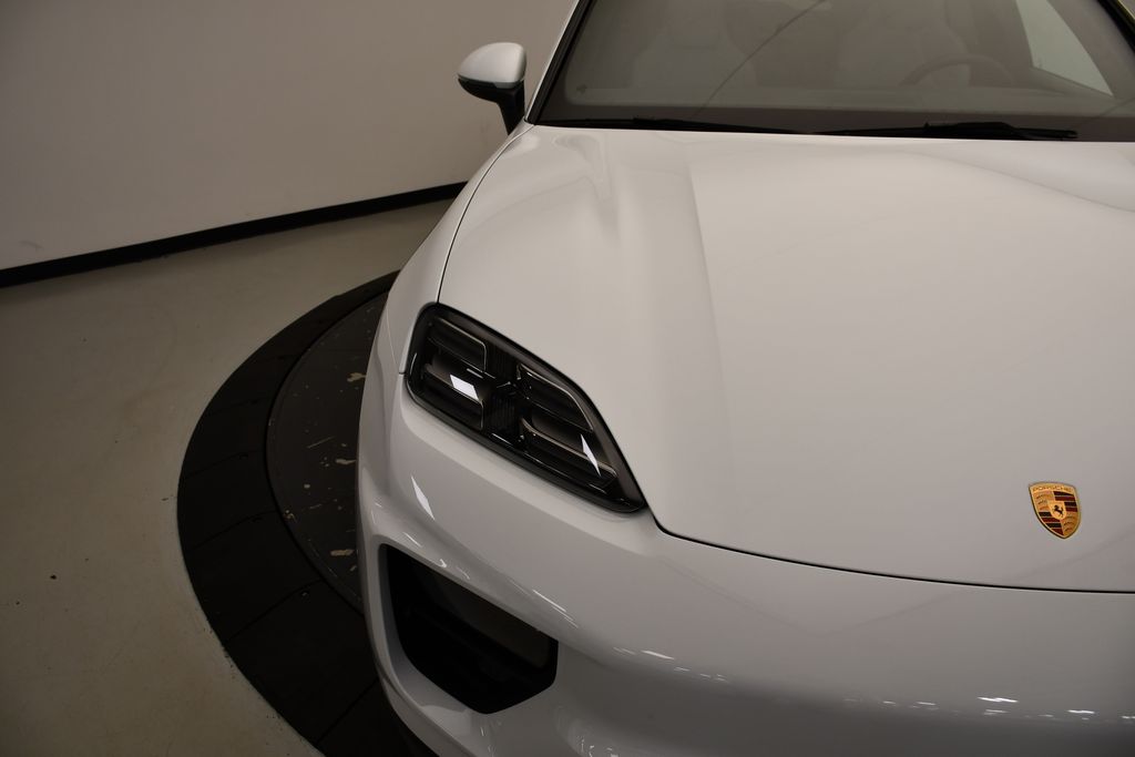 Thumbnail: 2025 Porsche Macan - 15