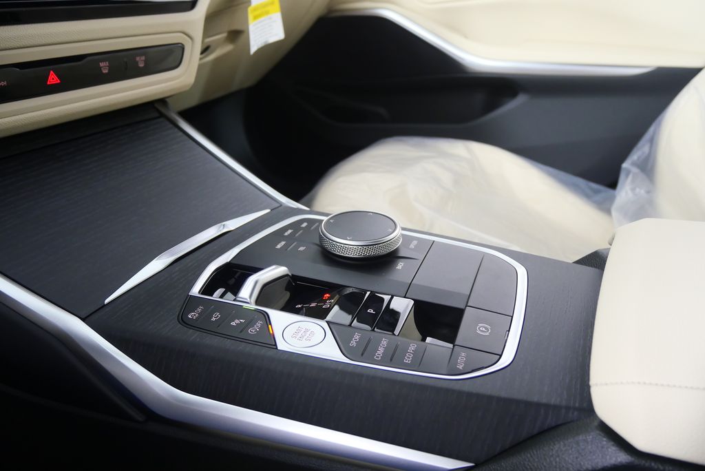 Thumbnail: 2026 BMW 3 Series - 24