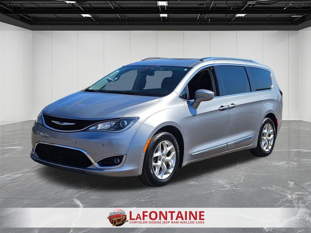 Billet Silver Metallic Clearcoat 2019 Chrysler Pacifica Touring L FWD Minivan Front-Wheel Drive 9-Speed Automatic