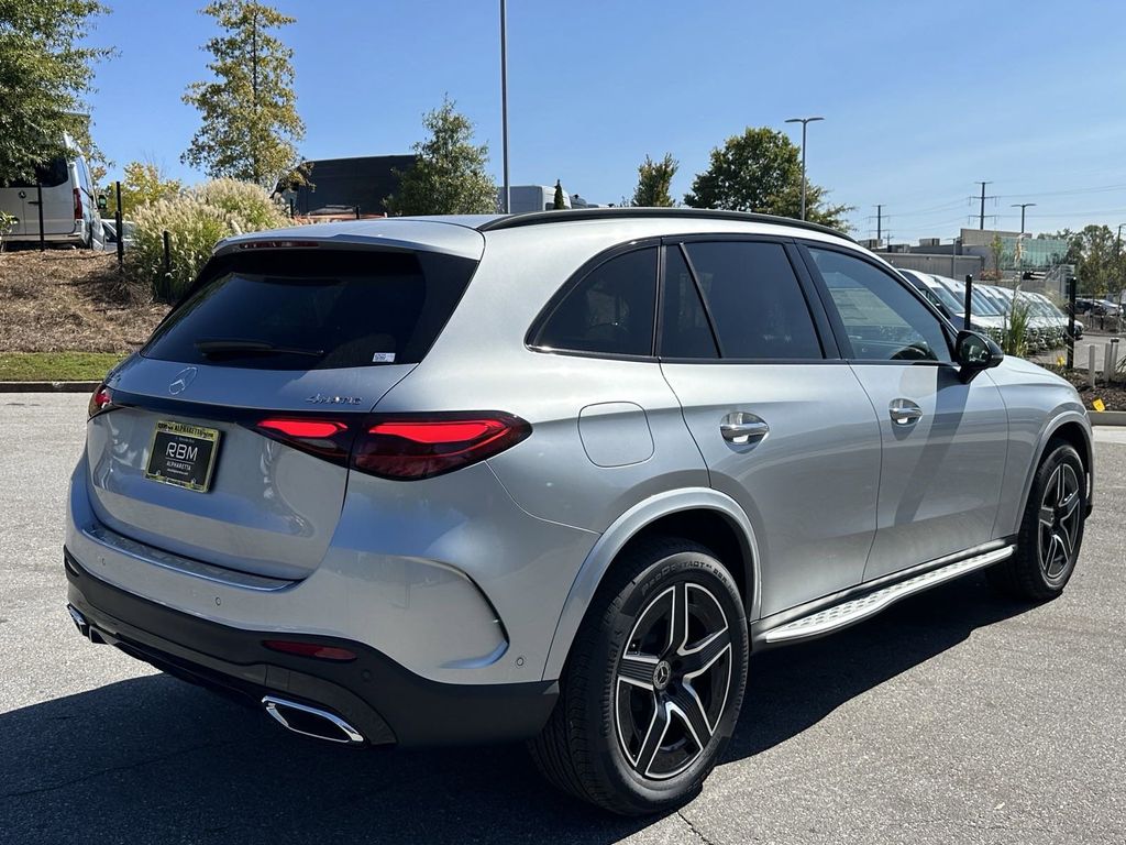 2025 Mercedes-Benz GLC GLC 350e 8