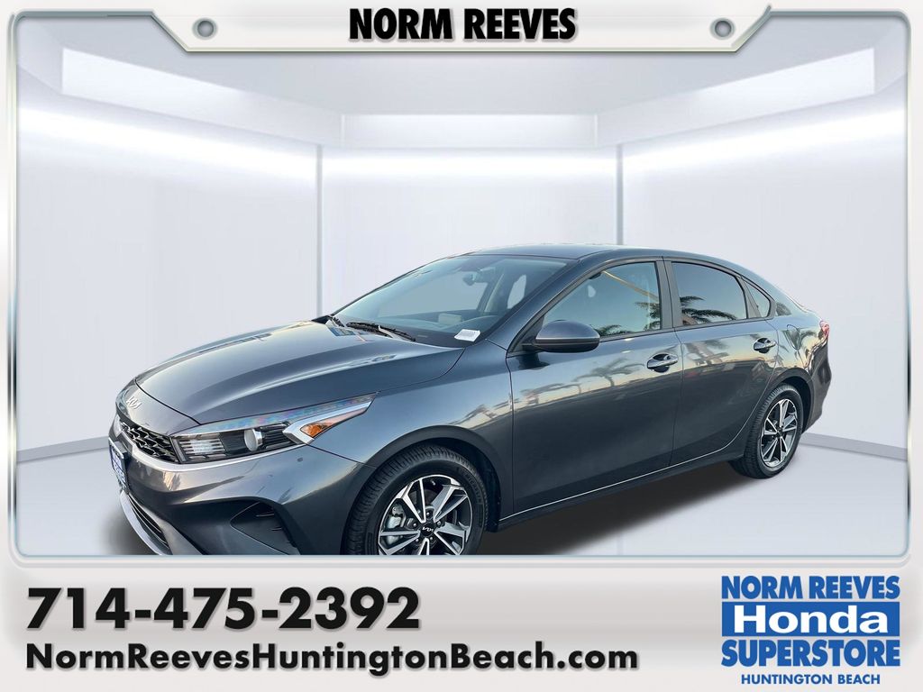 Gravity Gray 2022 Kia Forte Sedan Front-Wheel Drive Continuously Variable Transmission
