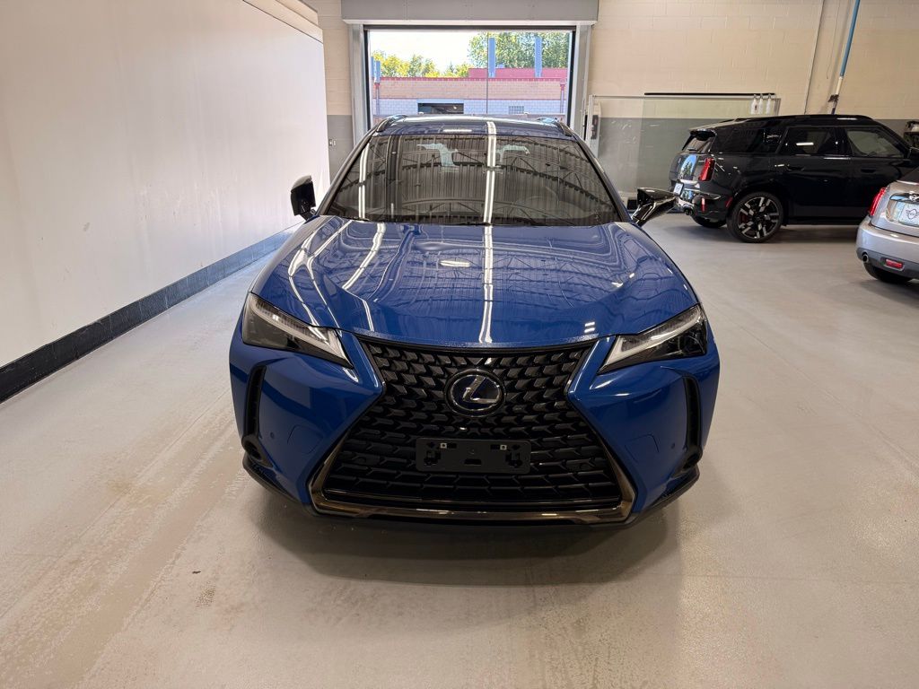 Thumbnail: 2021 Lexus UX - 8