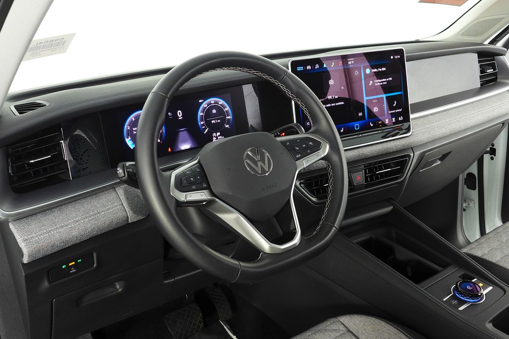 Thumbnail: 2025 Volkswagen Tiguan - 30