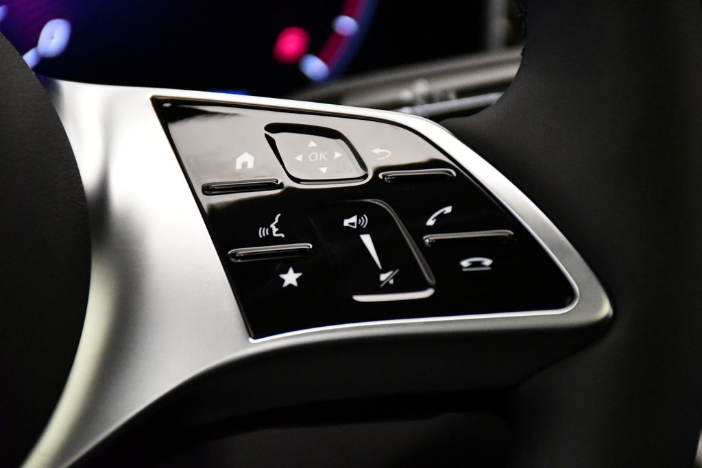 Thumbnail: 2025 Mercedes-Benz GLC - 24