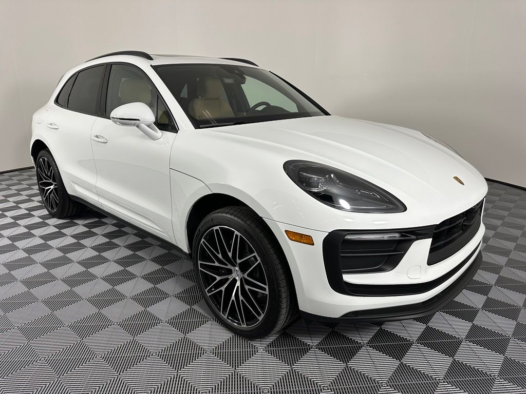 Thumbnail: 2026 Porsche Macan - 12