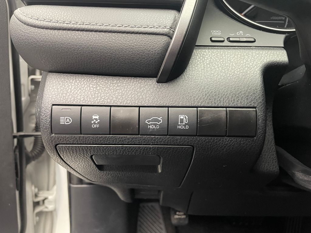 2022 Toyota Camry SE 20