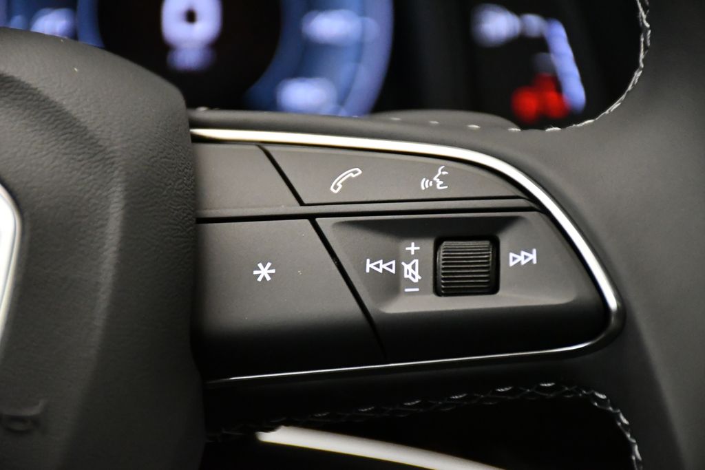 Thumbnail: 2026 Audi Q8 - 25