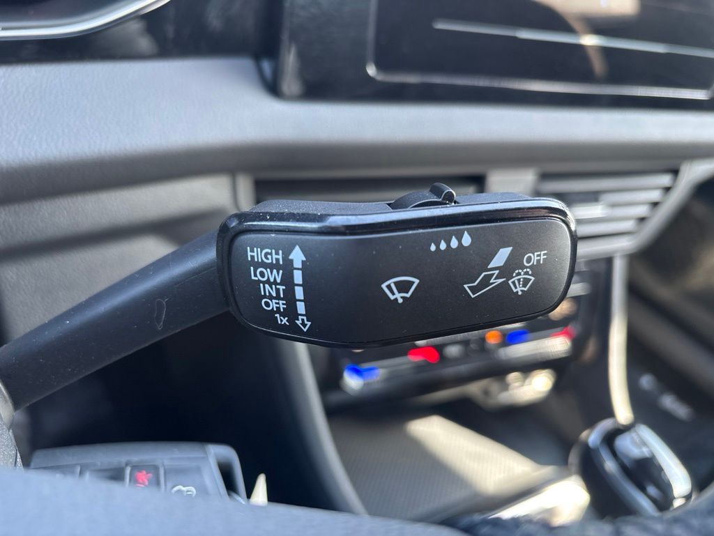 Used 2025 Volkswagen Jetta Sedan