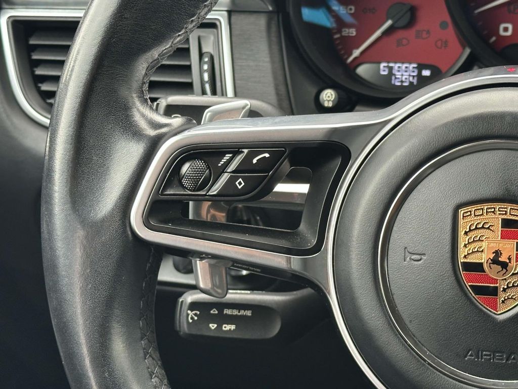 2017 Porsche Macan GTS 13
