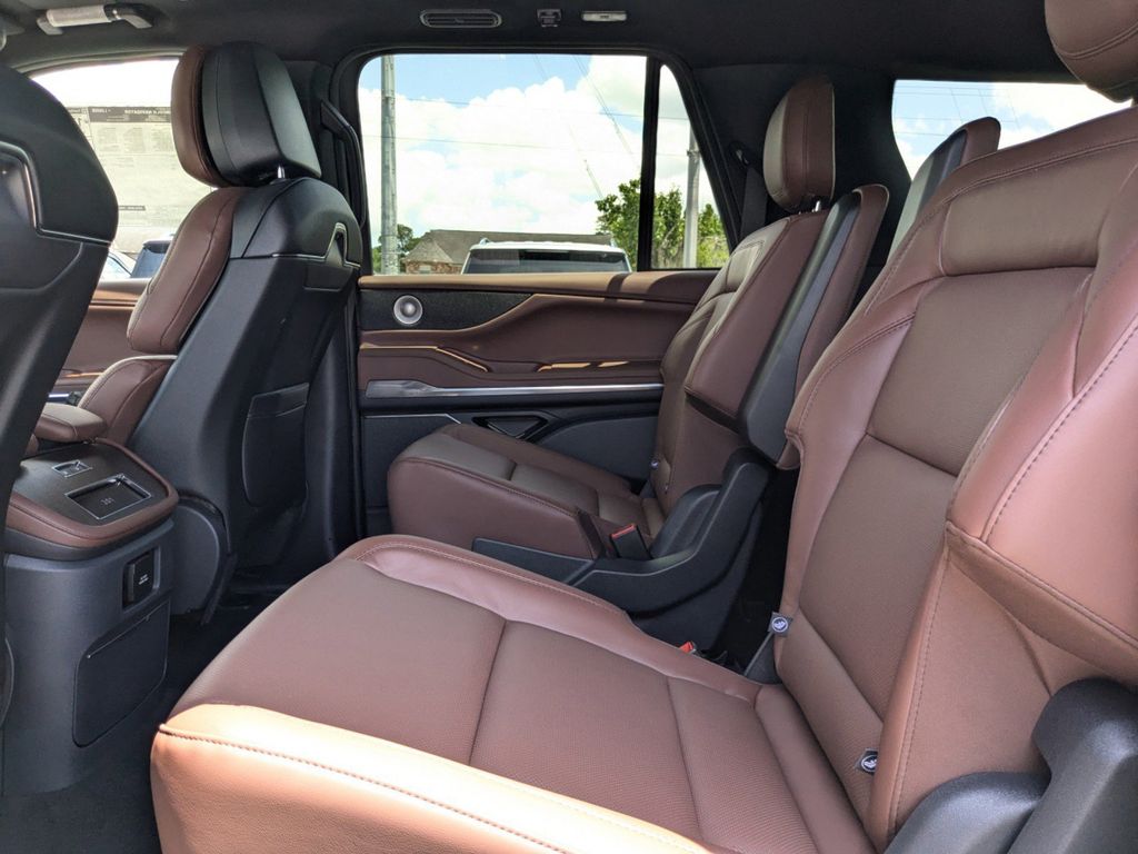 2025 Lincoln Navigator L Reserve