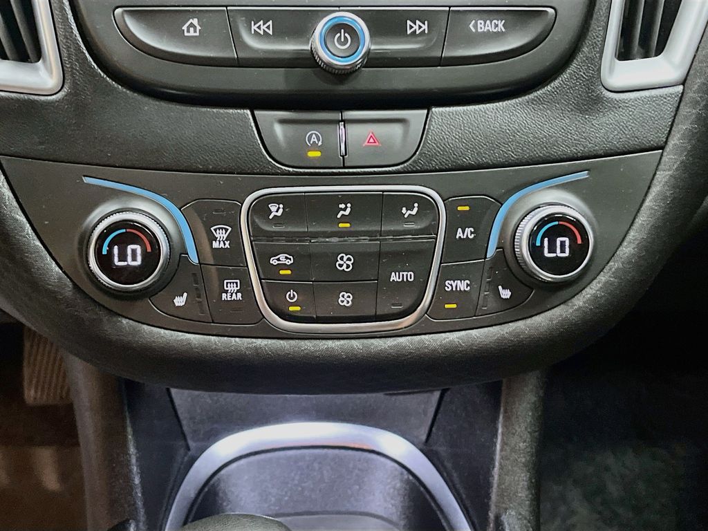 Used 2025 Summit White Chevrolet LT image 16