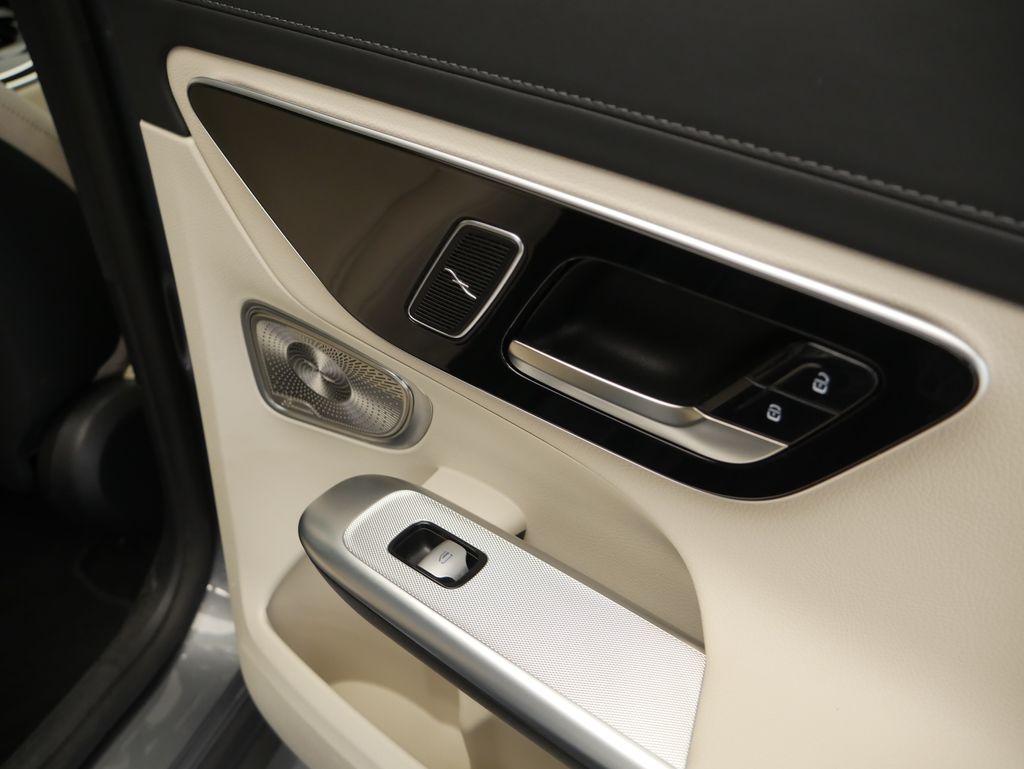 Thumbnail: 2023 Mercedes-Benz GLC - 32