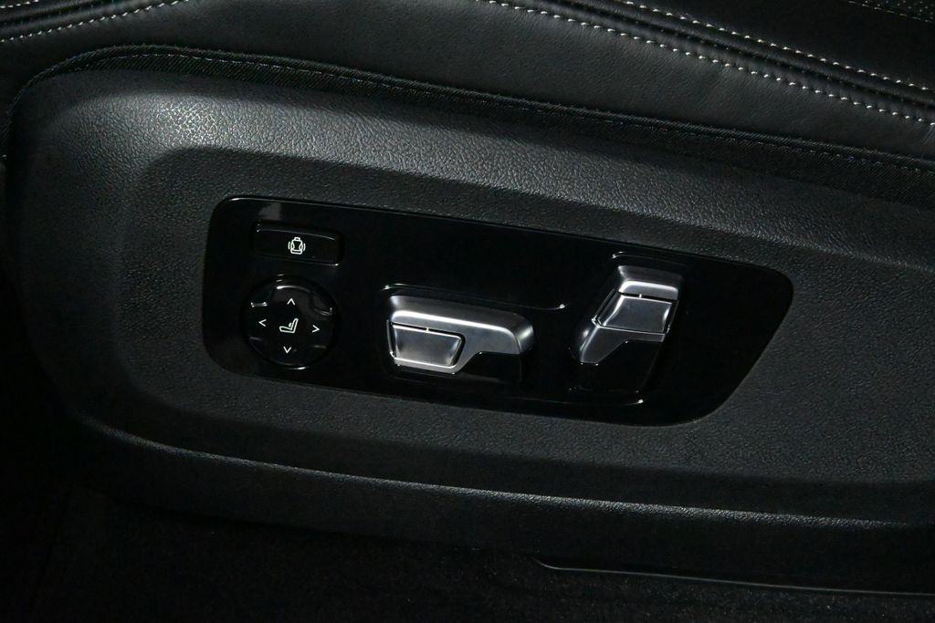 Thumbnail: 2026 BMW X7 - 28