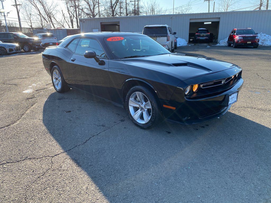 2023 Dodge Challenger SXT RWD