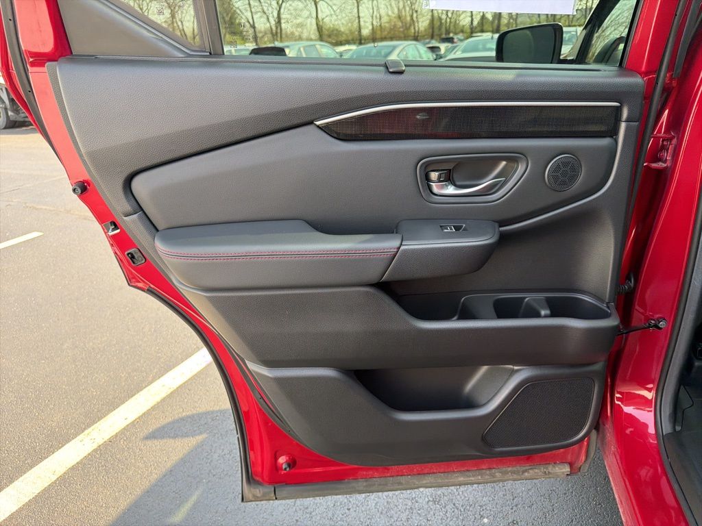 Thumbnail: 2025 Honda Pilot - 20