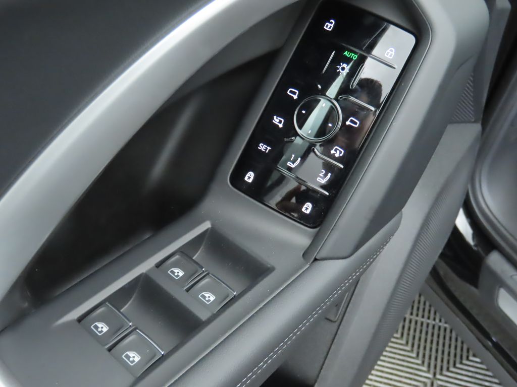 Thumbnail: 2025 Audi Q5 - 25