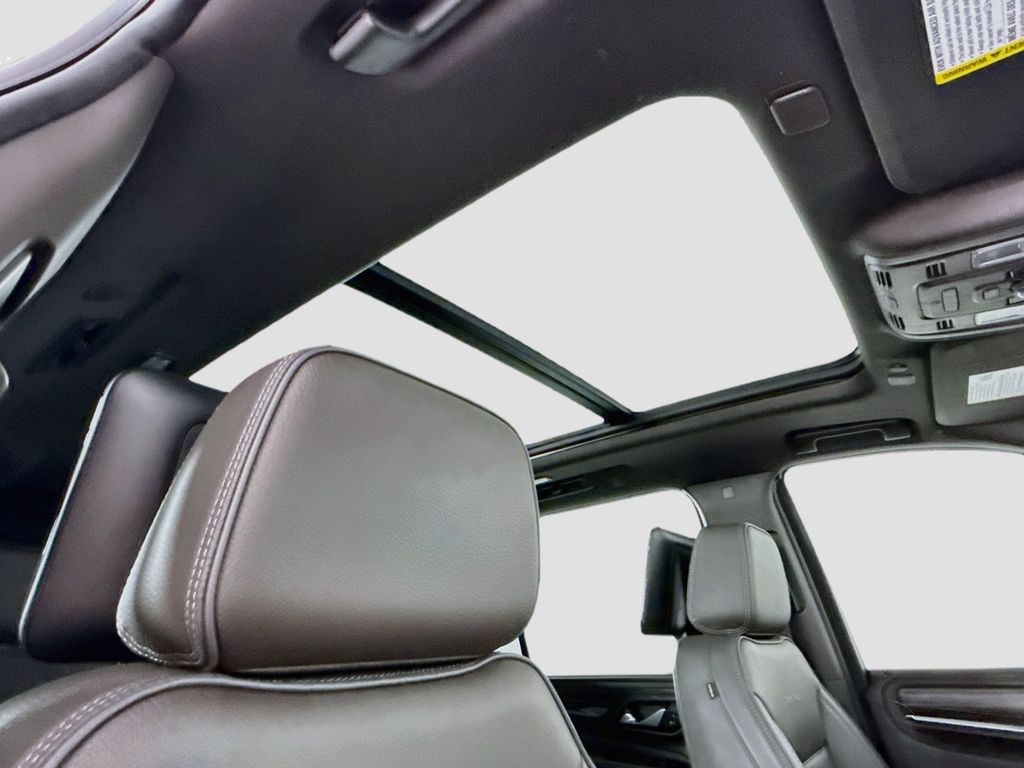 Thumbnail: 2023 GMC Yukon XL - 18
