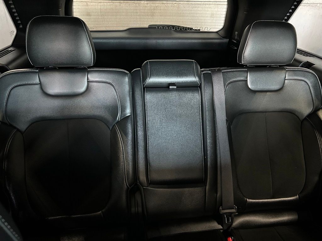 Used 2023 Diamond Black Crystal Pearlcoat Jeep Altitude image 13