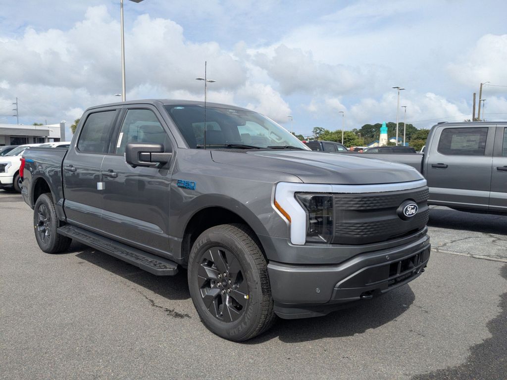 2025 Ford F-150 Lightning Flash