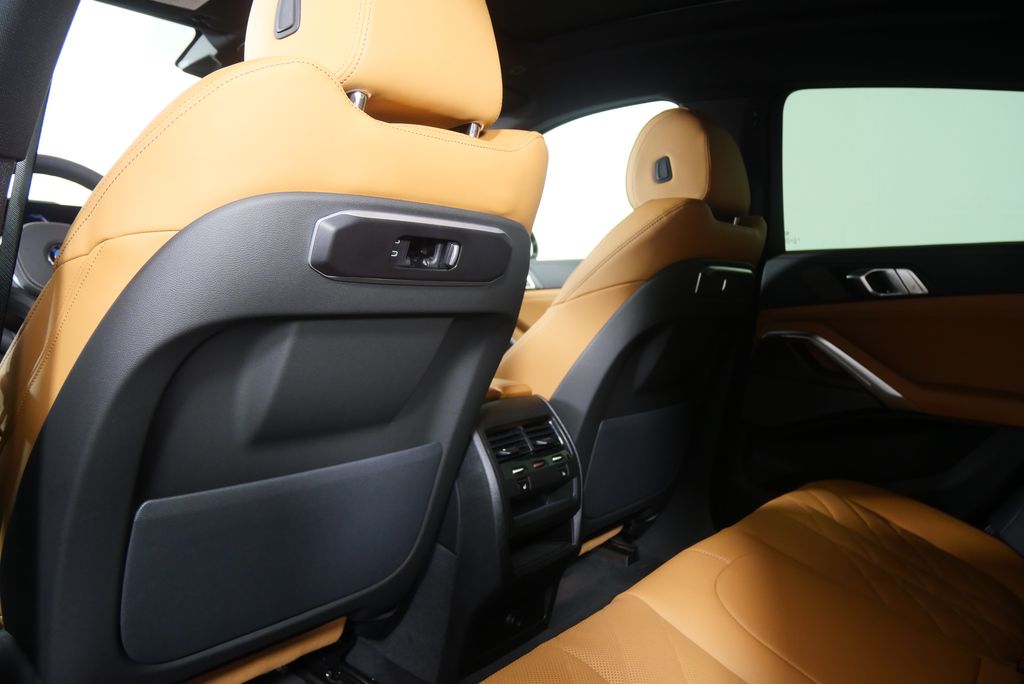 Thumbnail: 2026 BMW X6 - 16