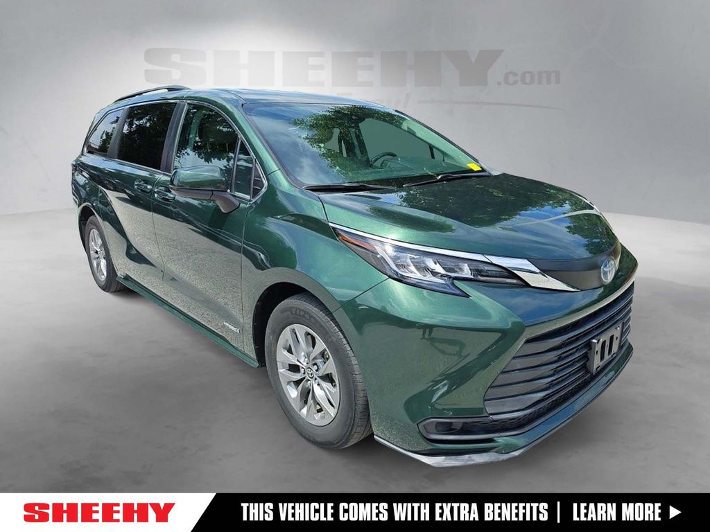 2021 Toyota Sienna LE
