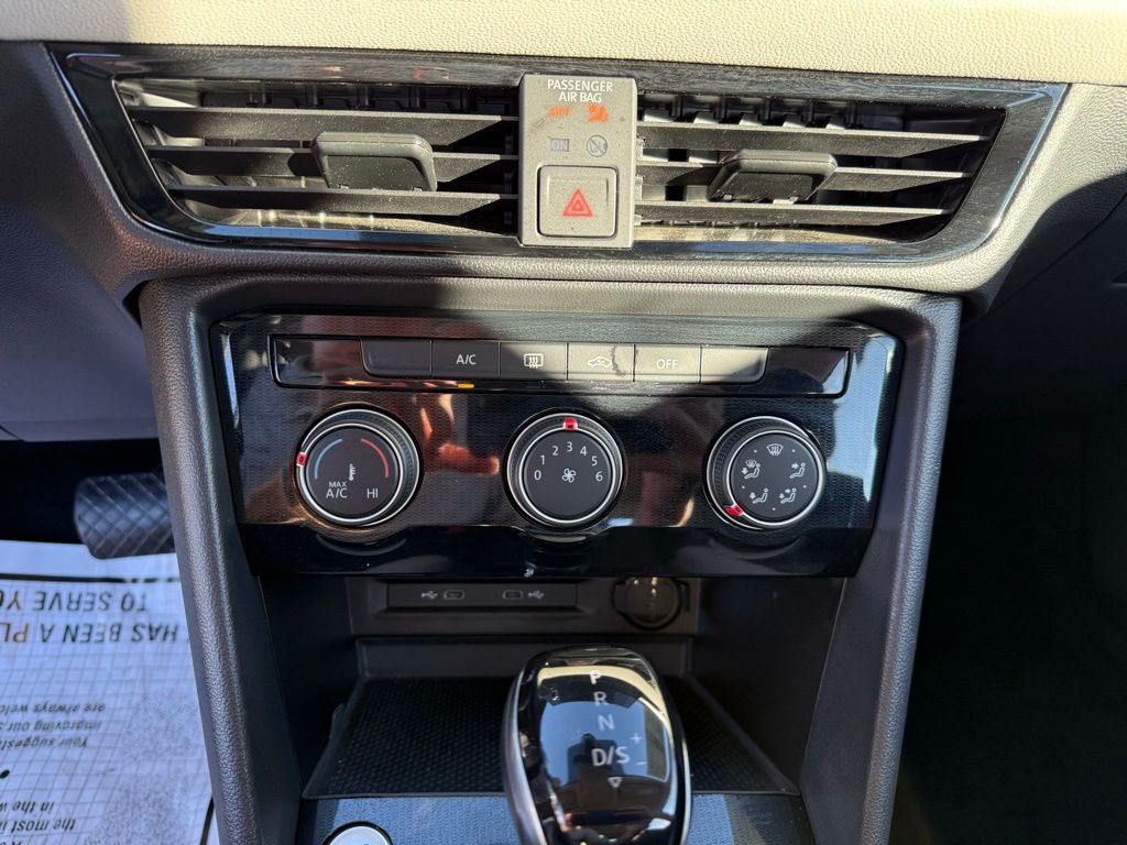 Thumbnail: 2025 Volkswagen Taos - 18