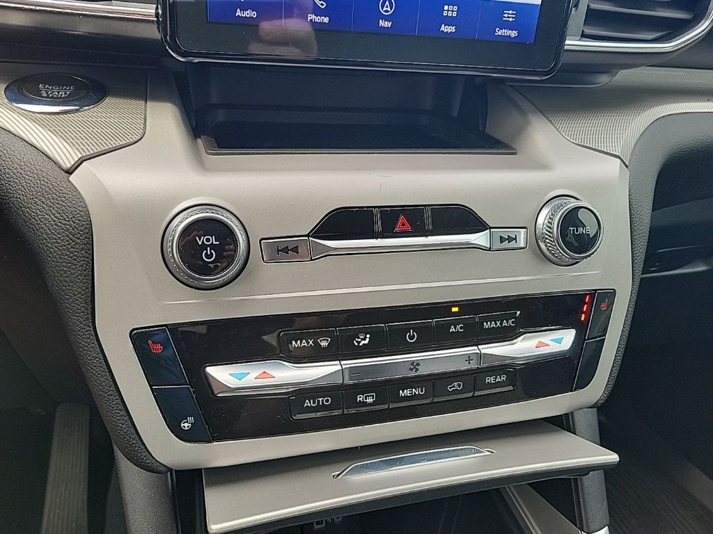 Used 2024 Ford Explorer SUV