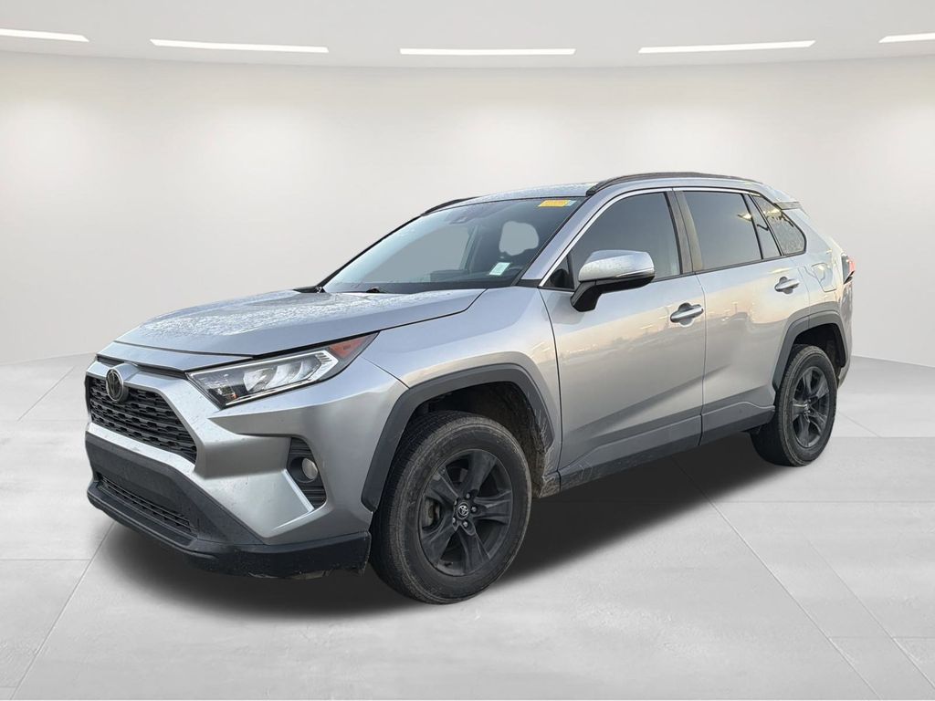 2020 Toyota RAV4 XLE FWD
