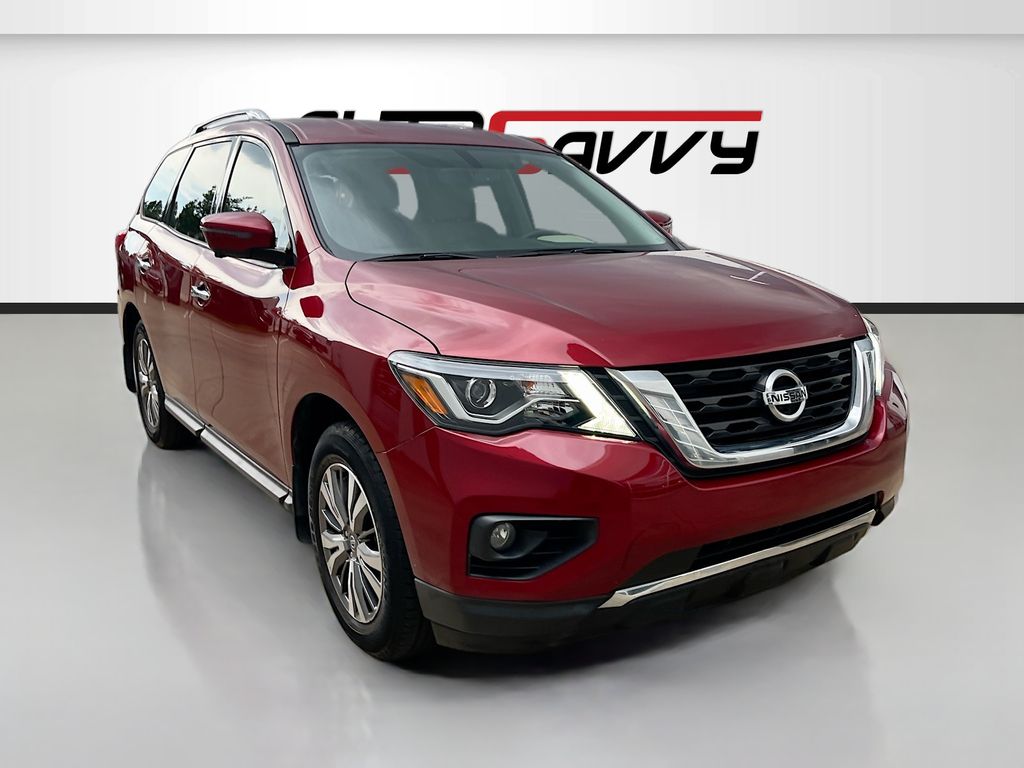 2019 Nissan Pathfinder SL 2WD's photo