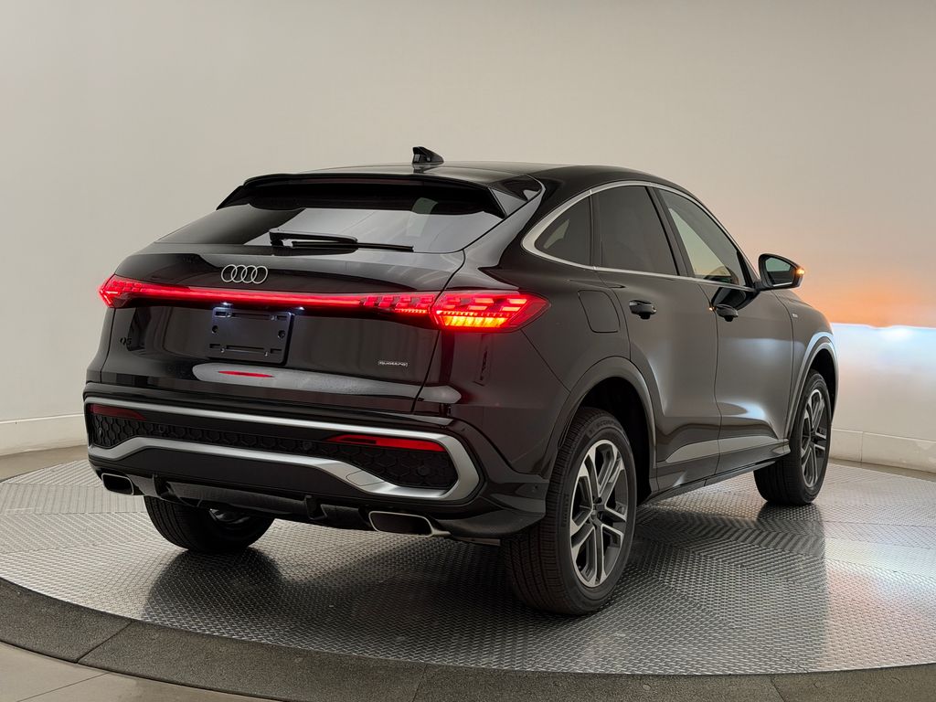 Thumbnail: 2026 Audi Q5 - 8