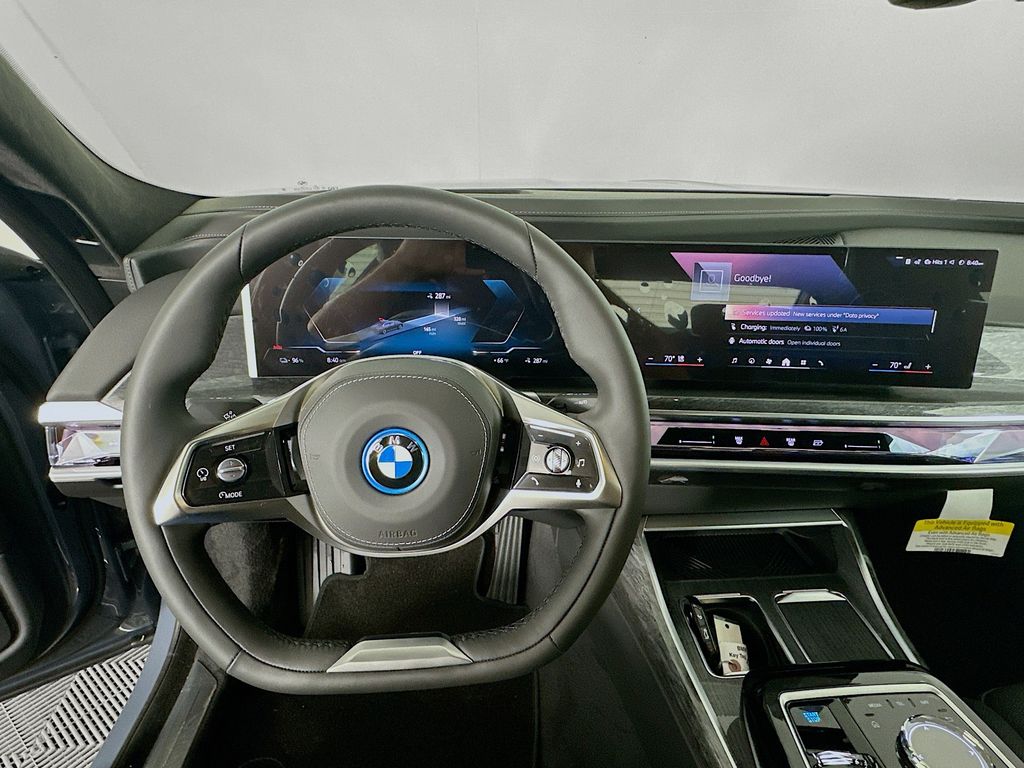 Thumbnail: 2025 BMW i7 - 10