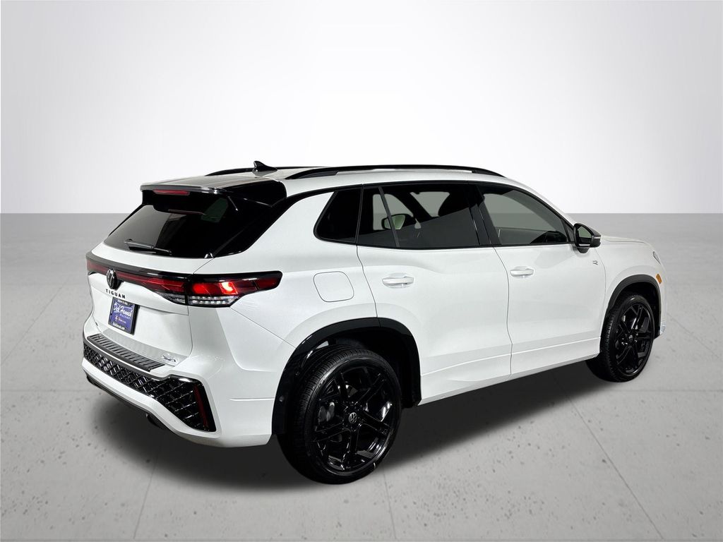 2025 Volkswagen Tiguan 2.0T SE R-Line Black