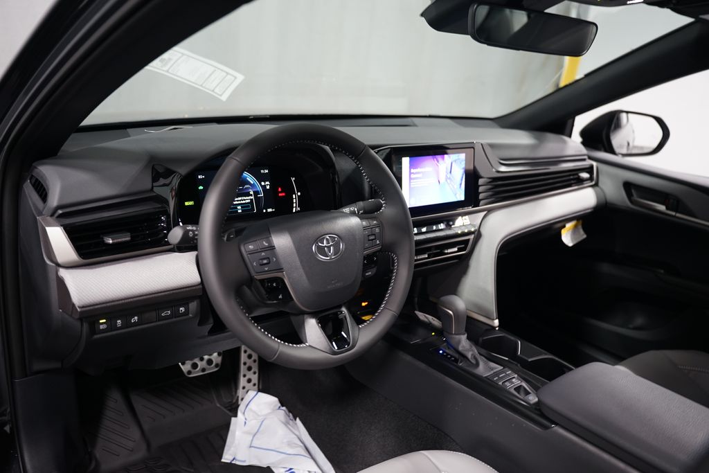 Thumbnail: 2025 Toyota Camry - 11