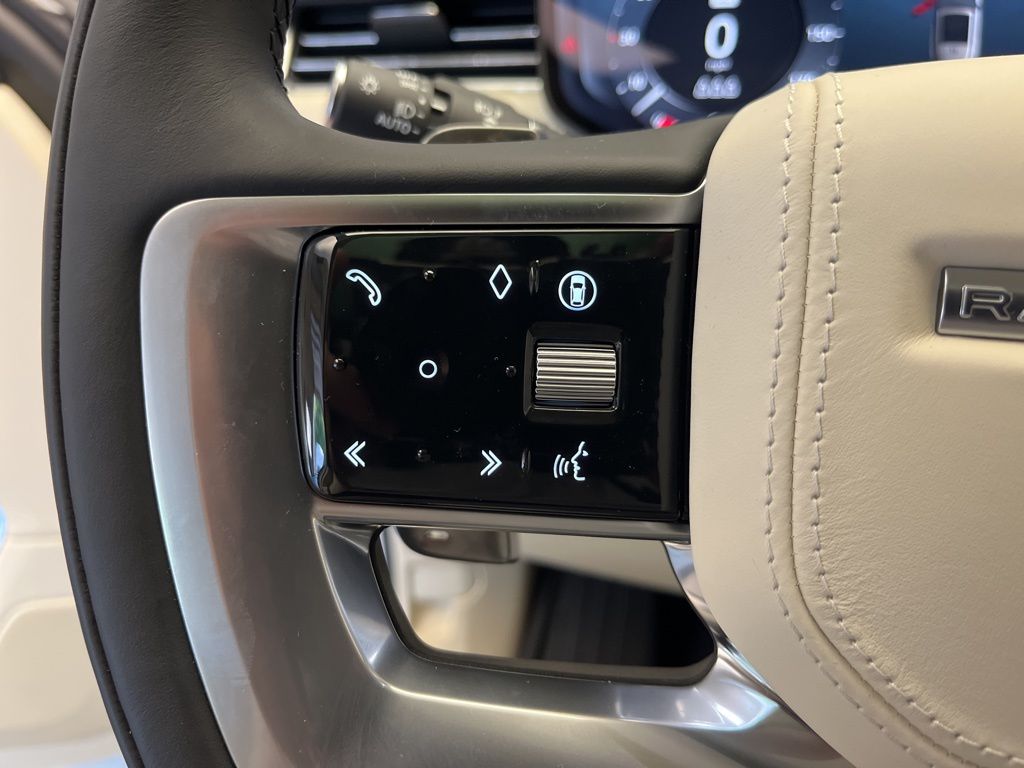 Thumbnail: 2025 Land Rover Range Rover - 14