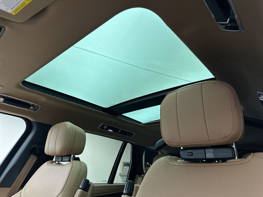 Thumbnail: 2026 Land Rover Range Rover - 19