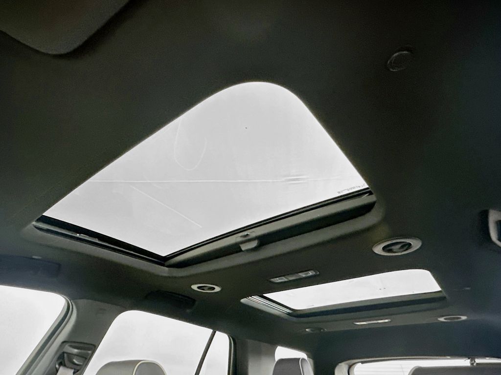 Used 2023 White Chevrolet Premier image 21