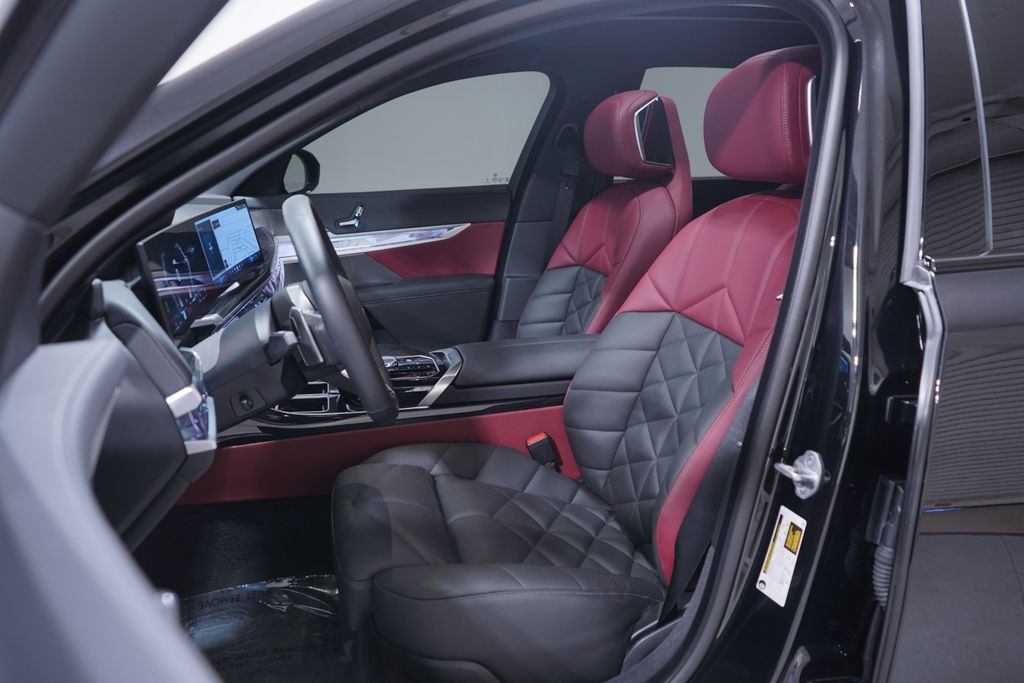 2024 BMW 7 Series 740i 7