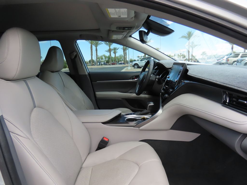 2022 Toyota Camry XLE 19